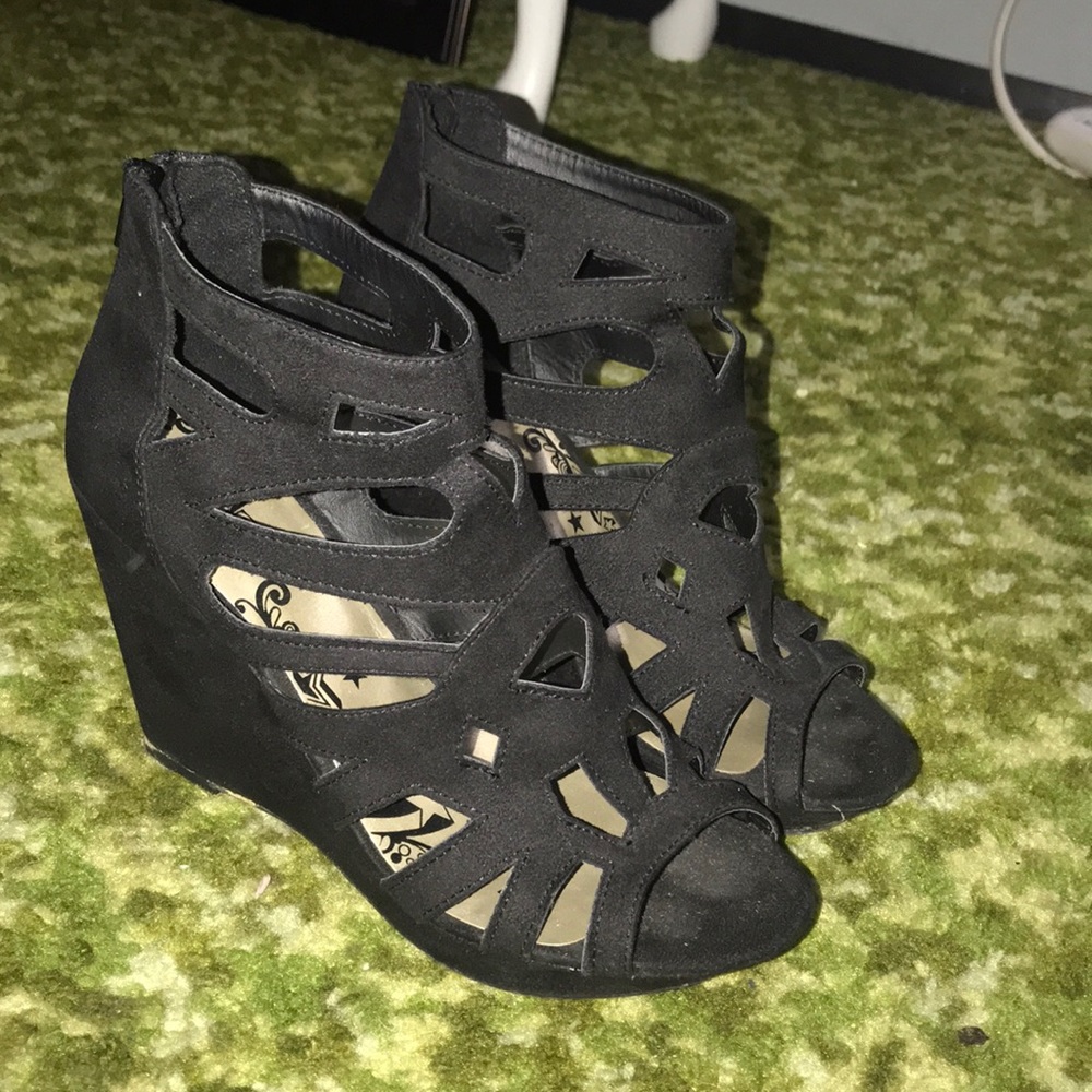Black Wedge Heels